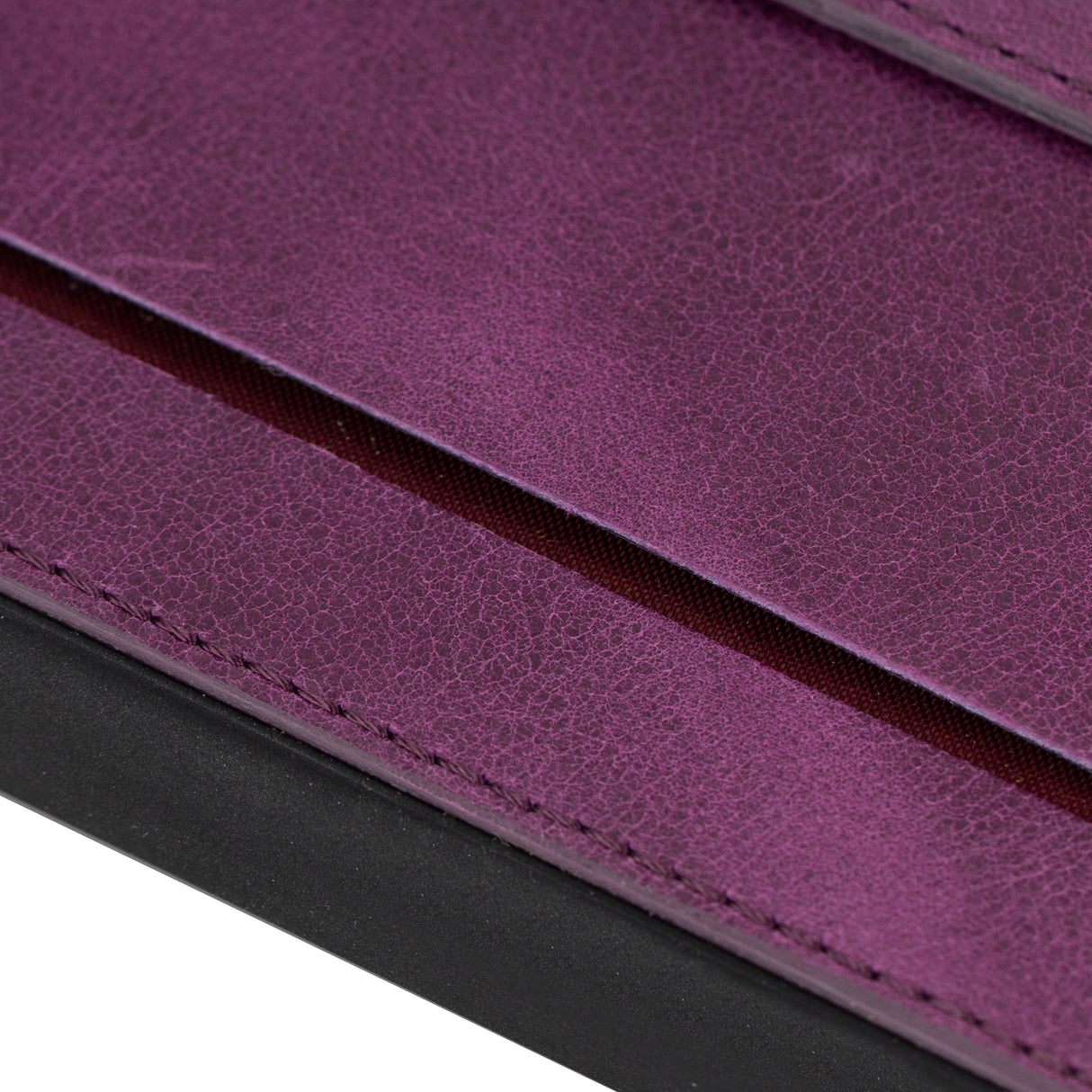 iPhone 15 Plus Snap-on Leather Grip Case